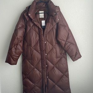 Brand new Puffer coat. Never been worn. Make a offer!